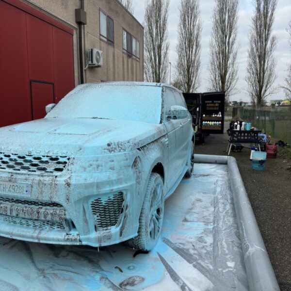 Lavaggio a domicilio Range rover 3 600x600